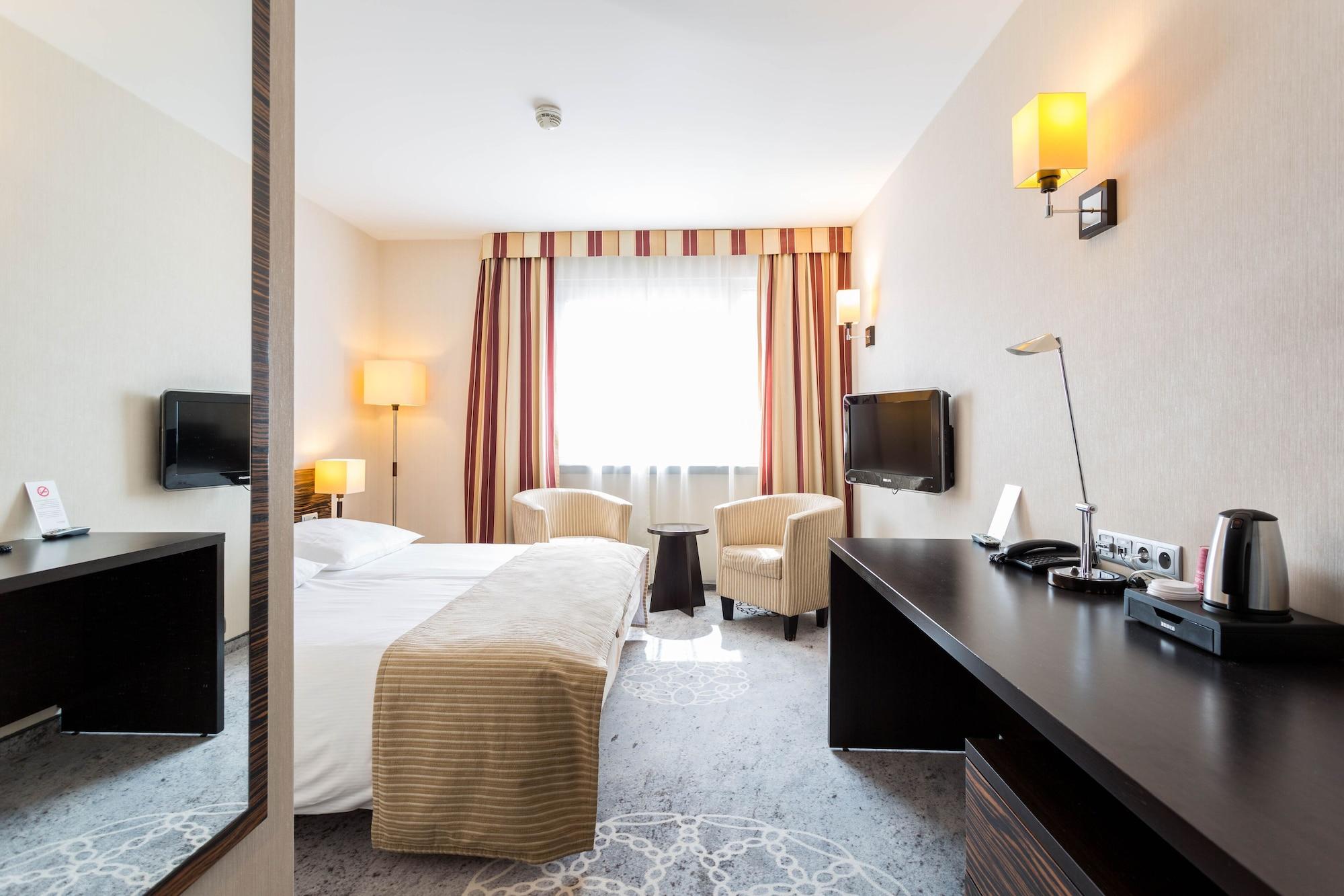 Qubus Hotel Kielce Eksteriør bilde