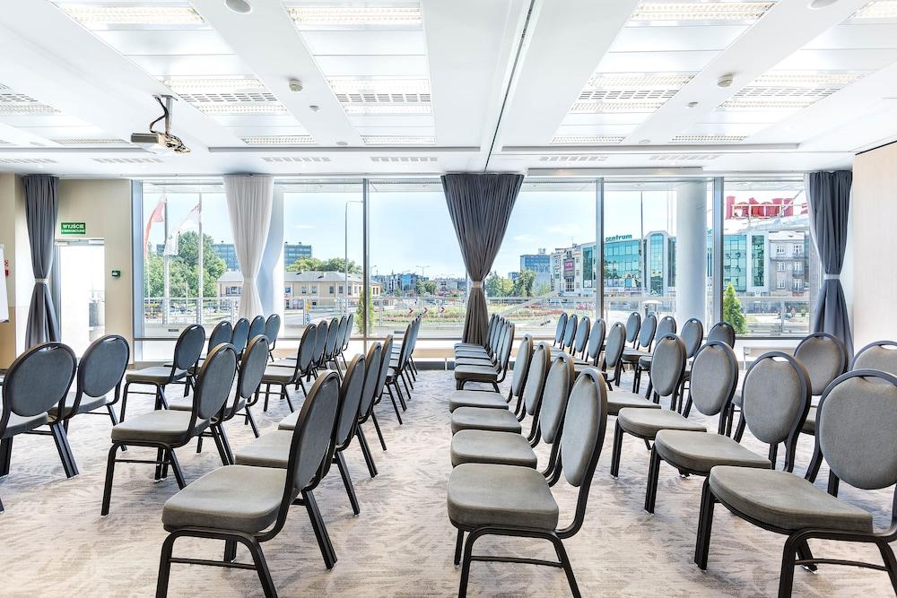 Qubus Hotel Kielce Eksteriør bilde