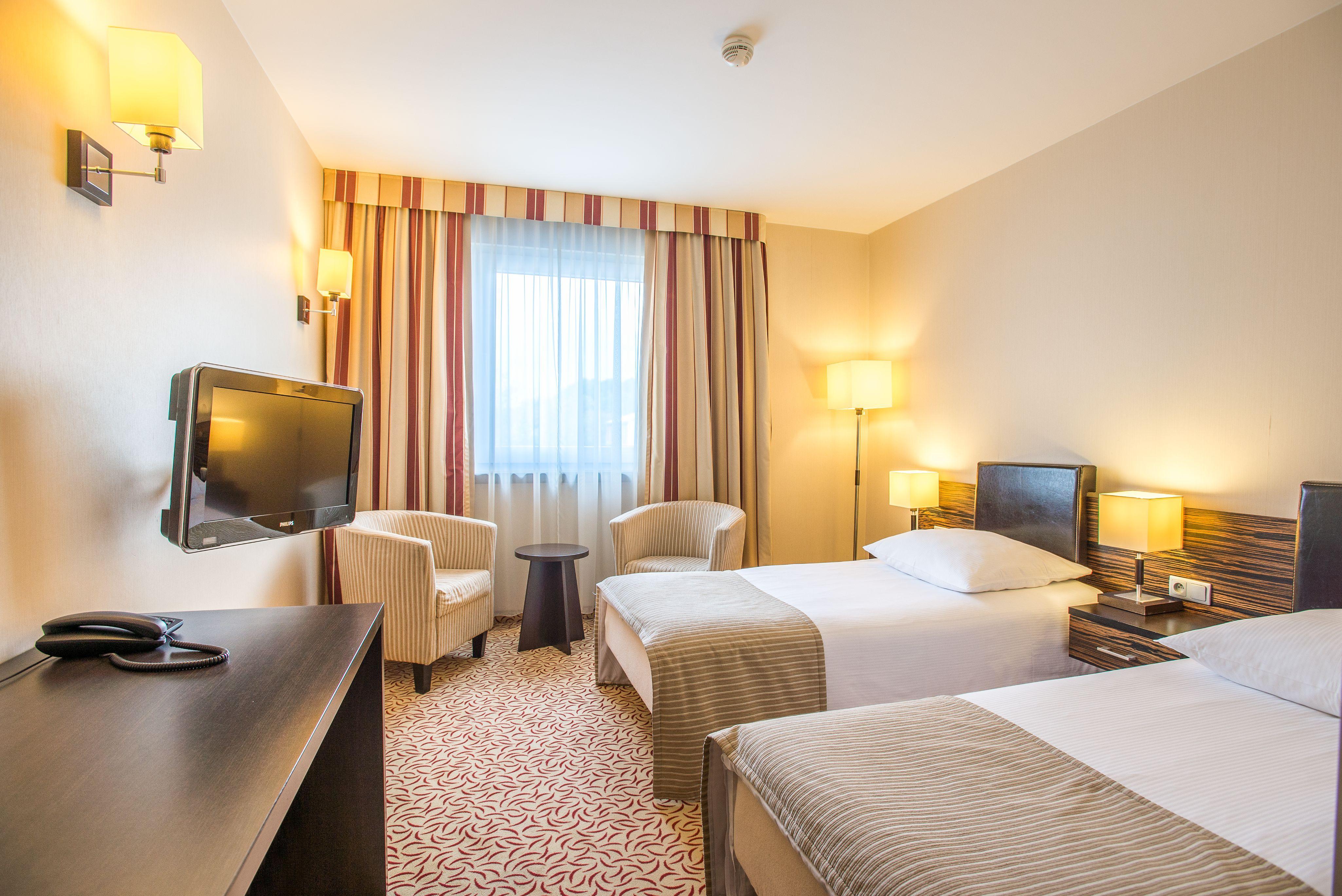 Qubus Hotel Kielce Eksteriør bilde