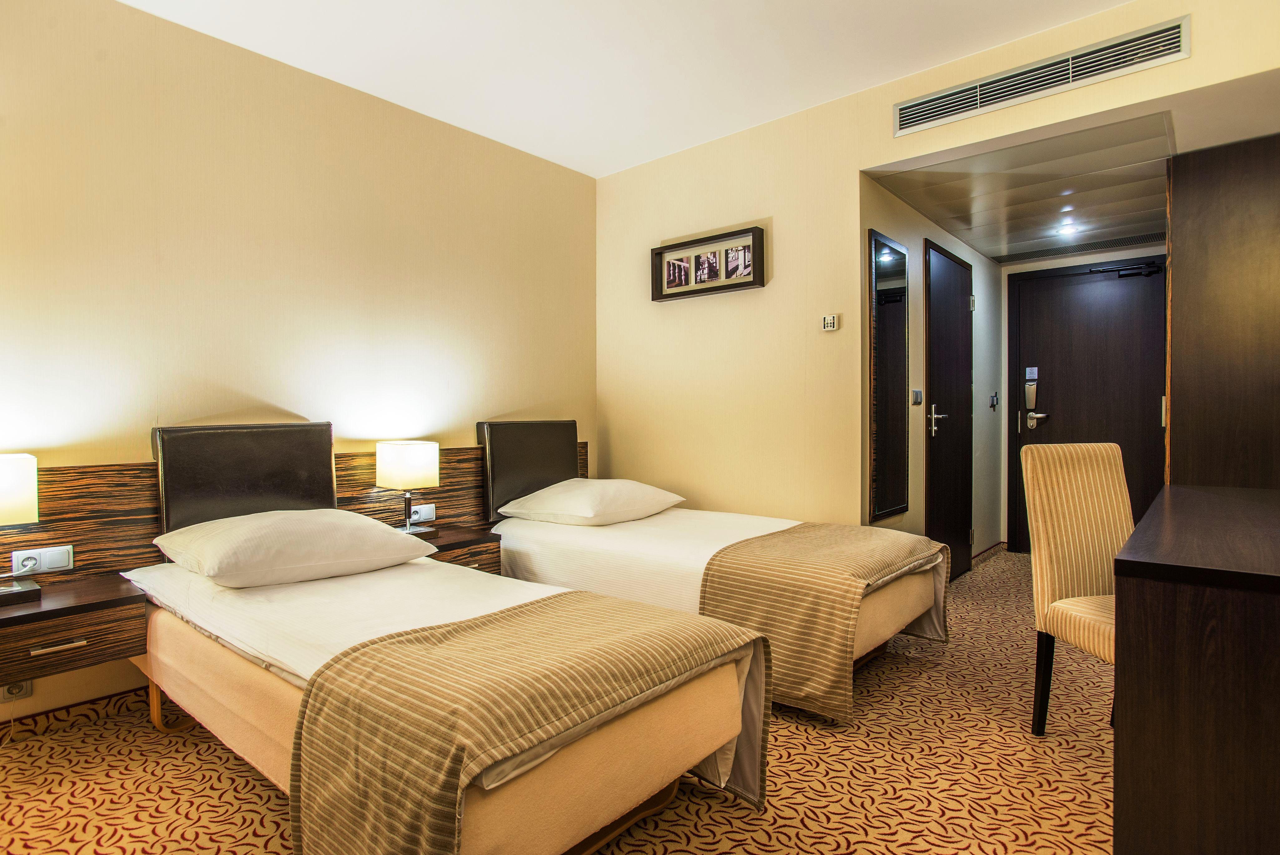 Qubus Hotel Kielce Eksteriør bilde