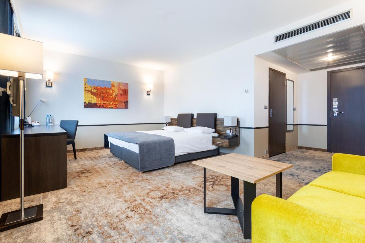 Qubus Hotel Kielce Eksteriør bilde