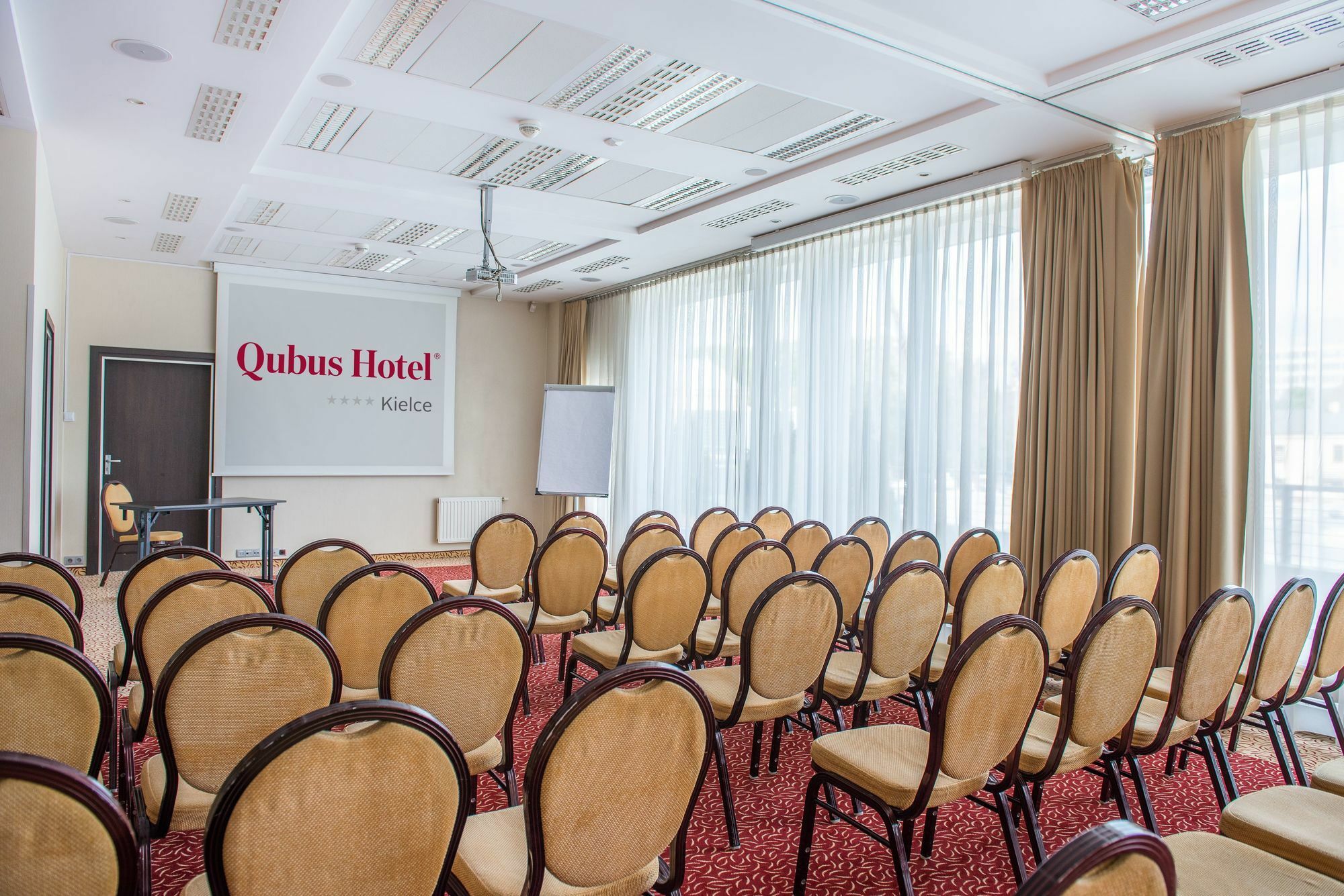 Qubus Hotel Kielce Eksteriør bilde