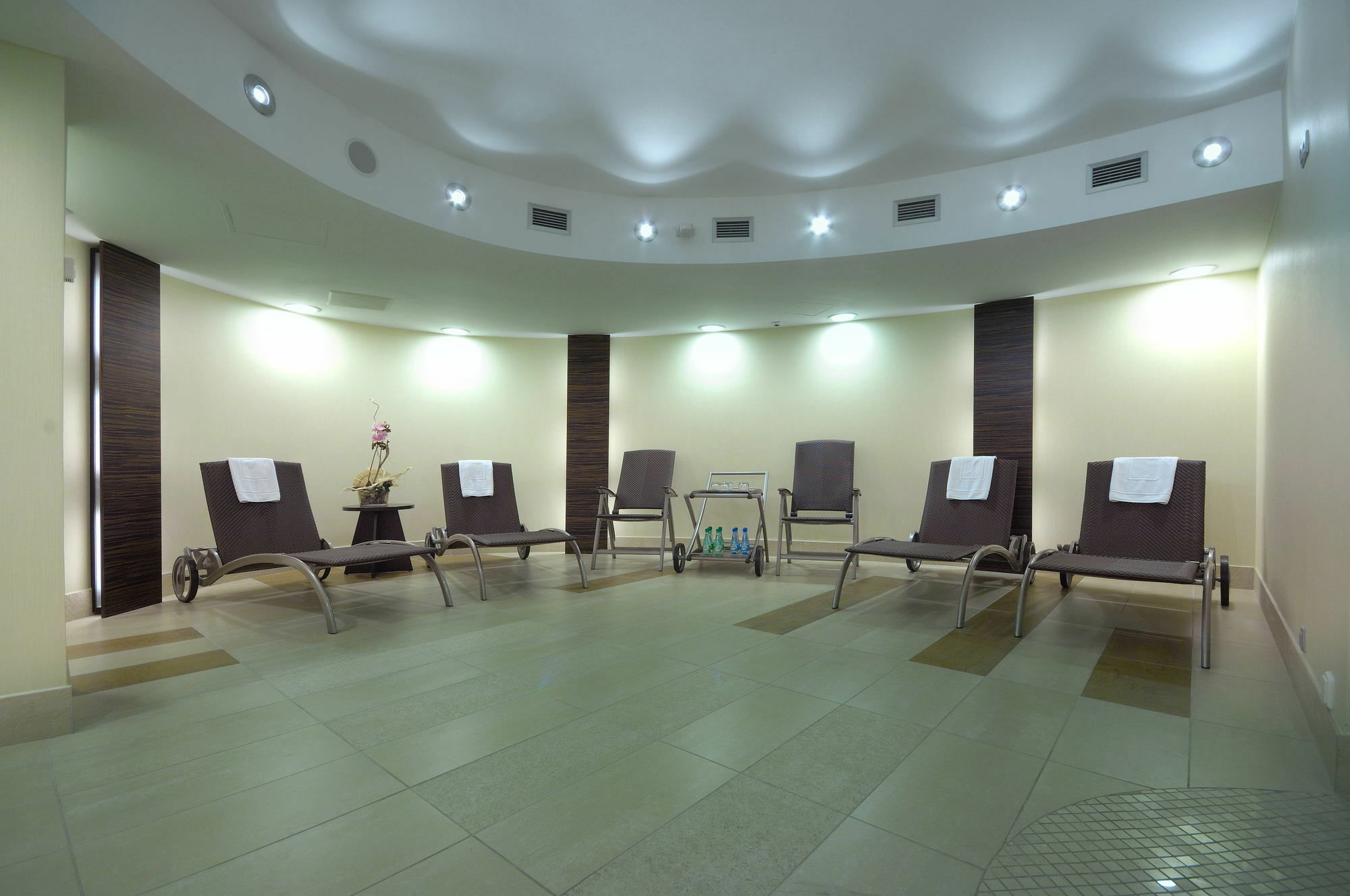 Qubus Hotel Kielce Eksteriør bilde